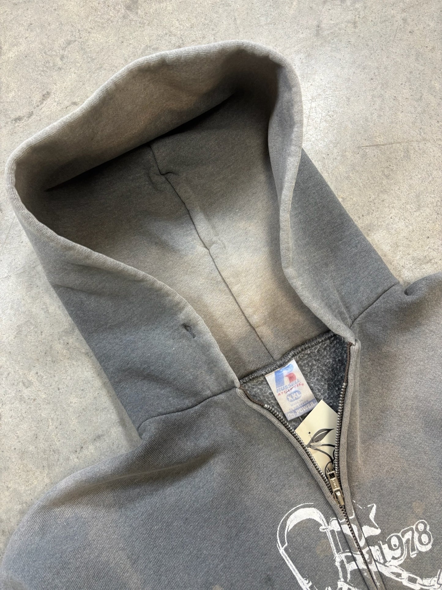 Cherry Pride ★ 00s Faded Zip Up (XXL)
