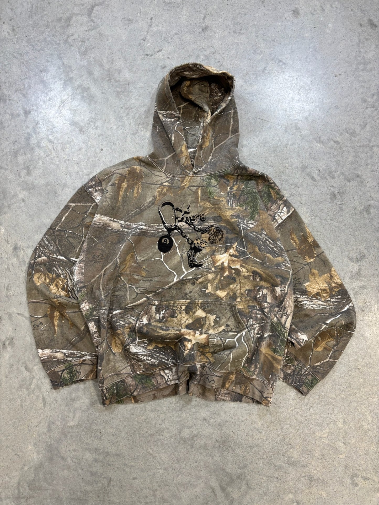Cherry Pride ★ 00s Real Tree Hoodie (L)