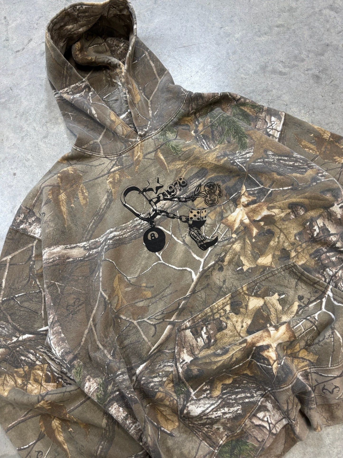 Cherry Pride ★ 00s Real Tree Hoodie (L)